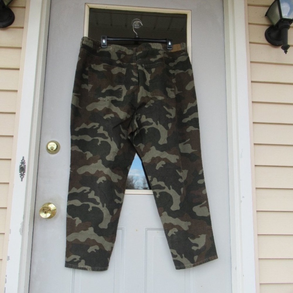 American Eagle MOM JEAN super stretch camo print plus size 24 - Picture 9 of 11